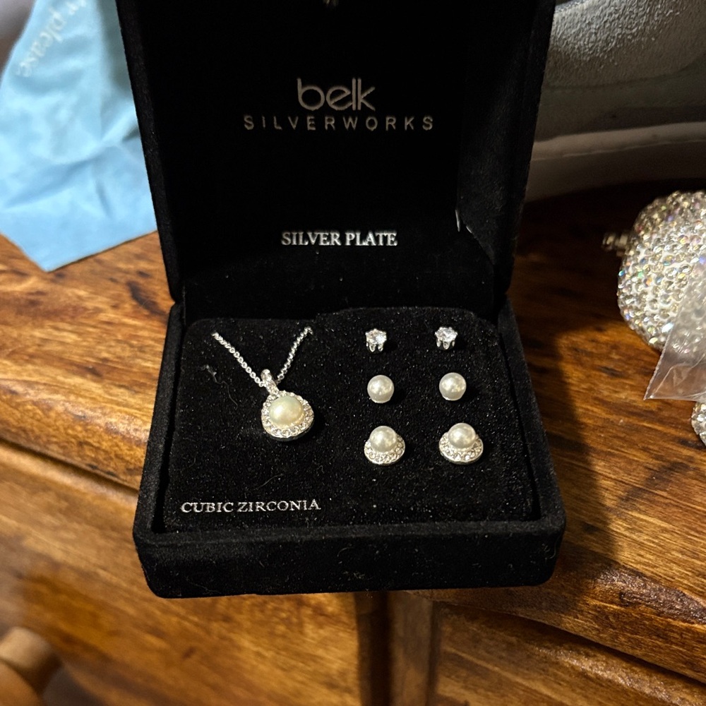Pearl and Cubic Zirconia Jewelry Set